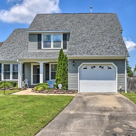 Virginia Beach Family House Less Than 1 Mi To Golf Club!